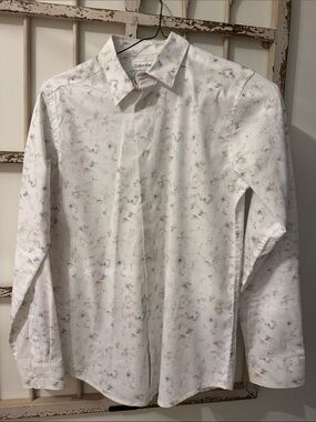 Calvin Klein White Dress Shirt with Subtle Multicolor Fleck Print